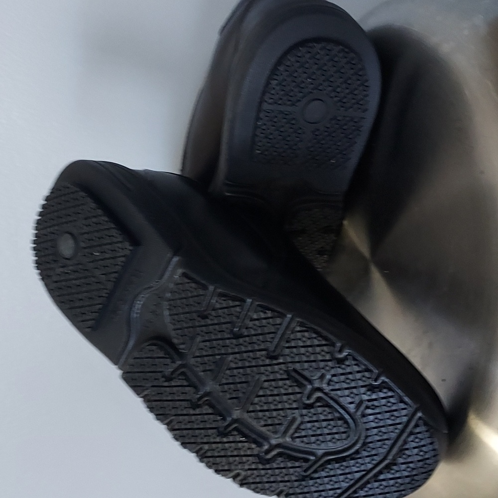 BLACK LEATHER SHOES